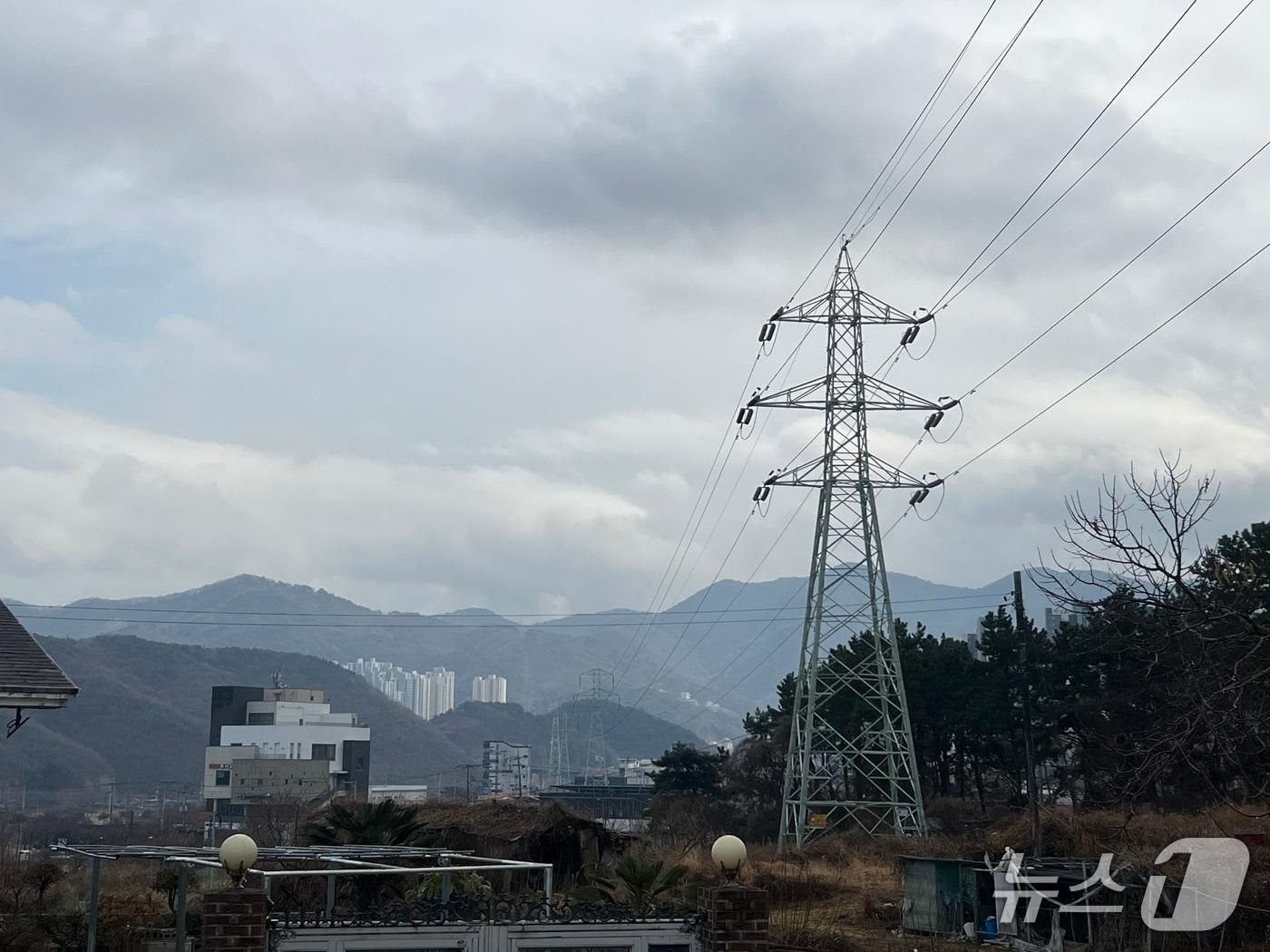 본문 이미지 - 상문동 송전선로.(거제시 제공. 재판매 및 DB금지)