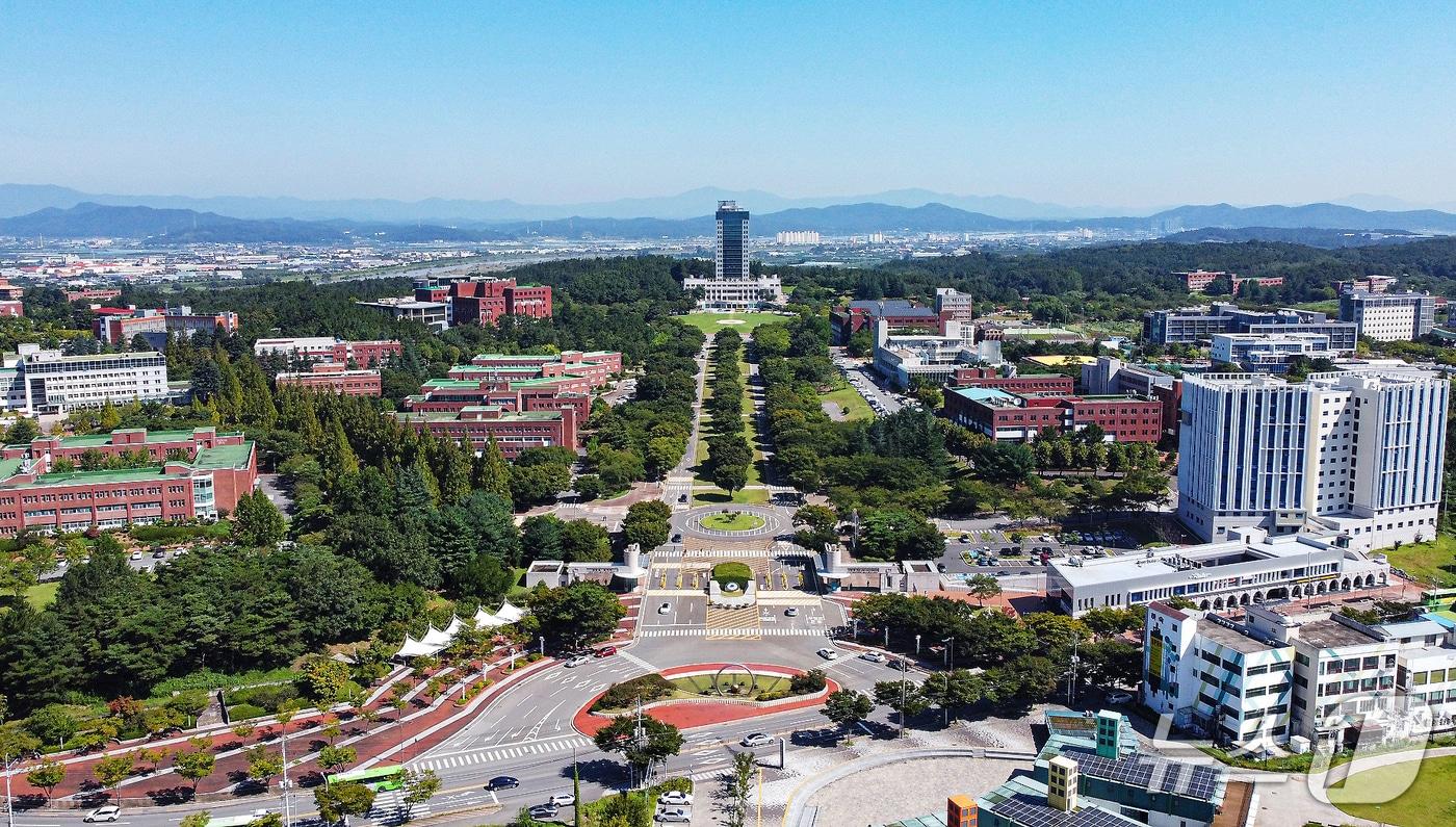 본문 이미지 - 대구대가 한국국제협력단(KOICA)의 ‘전문인재 양성 프로그램’ 공모에서 정보기술·인공지능  분야 운영 대학으로 최종 선정됐다. 사진은 대구대학교 경산캠퍼스 전경. (대구대 제공. 재판매 및 DB 금지)