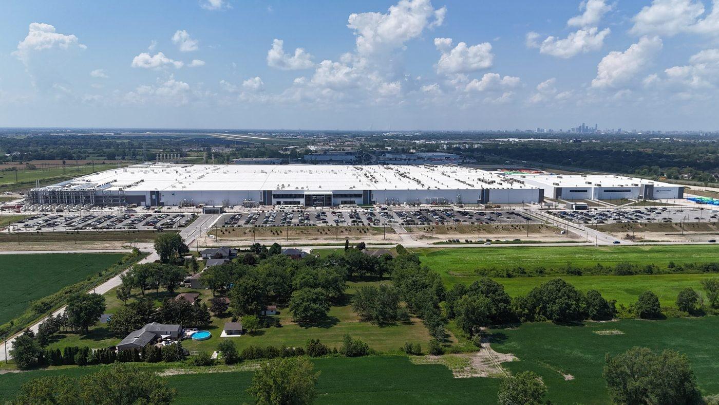 본문 이미지 - LG에너지솔루션과 스텔란티스의 캐나다 합작법인 '넥스트스타에너지'가 건립한 캐나다 온타리오주(州) 윈저 소재 배터리 공장 전경(자료사진. 넥스트스타에너지 홈페이지 갈무리).