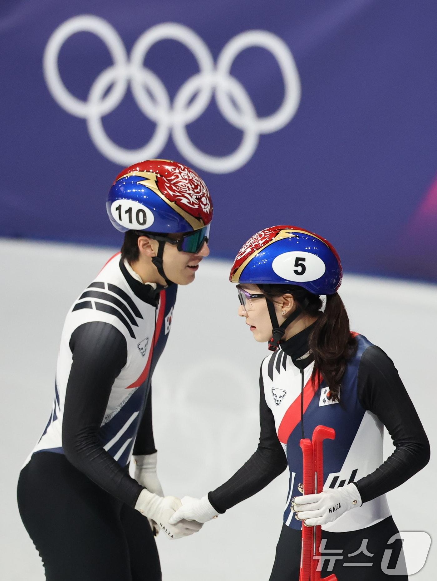 본문 이미지 - 한국 쇼트트랙이 혼성계주를 최종 6위로 마쳤다.ⓒ 뉴스1 김진환 기자
