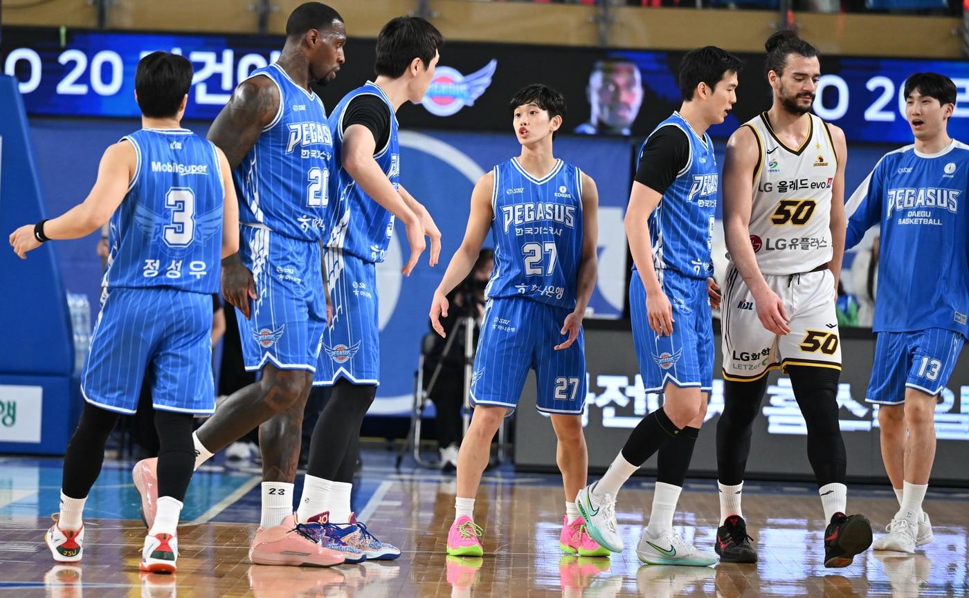 본문 이미지 - 대구 한국가스공사가 10일 대구체육관에서 열린 창원 LG와 홈경기에서 72-71로 승리, 7연패에서 탈출했다. (KBL 제공)