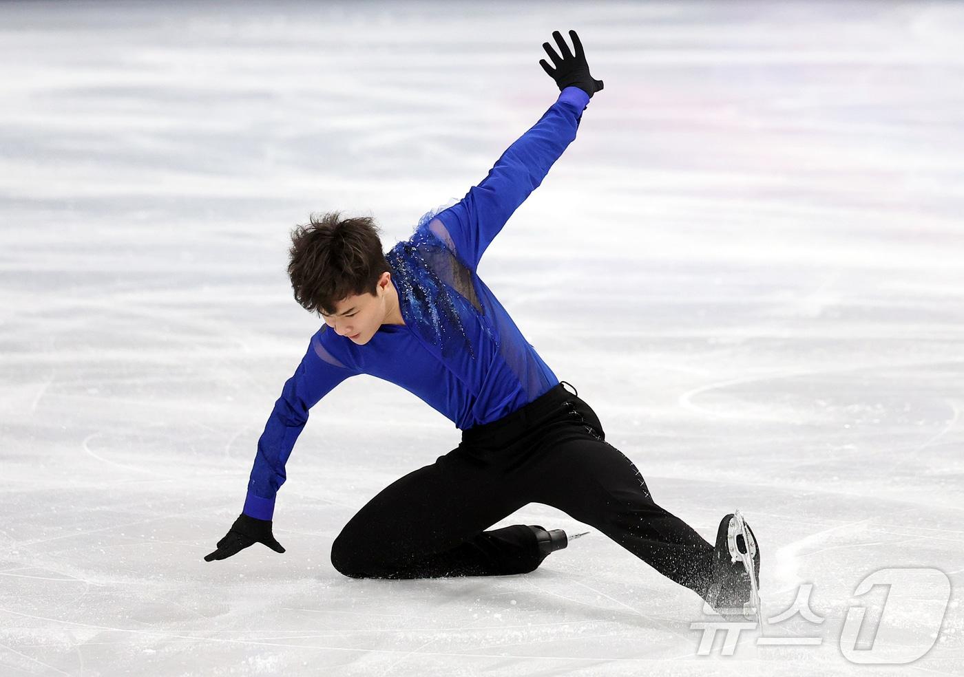 본문 이미지 - 피겨 김현겸이 10일(현지시간) 이탈리아 밀라노 아이스 스케이팅 아레나에서 열린 2026 밀라노·코르티나담페초 동계 올림픽 피겨스케이팅 남자 싱글 쇼트프로그램에 출전해 연기를 하고 있다. 2026.2.11 ⓒ 뉴스1 김진환 기자
