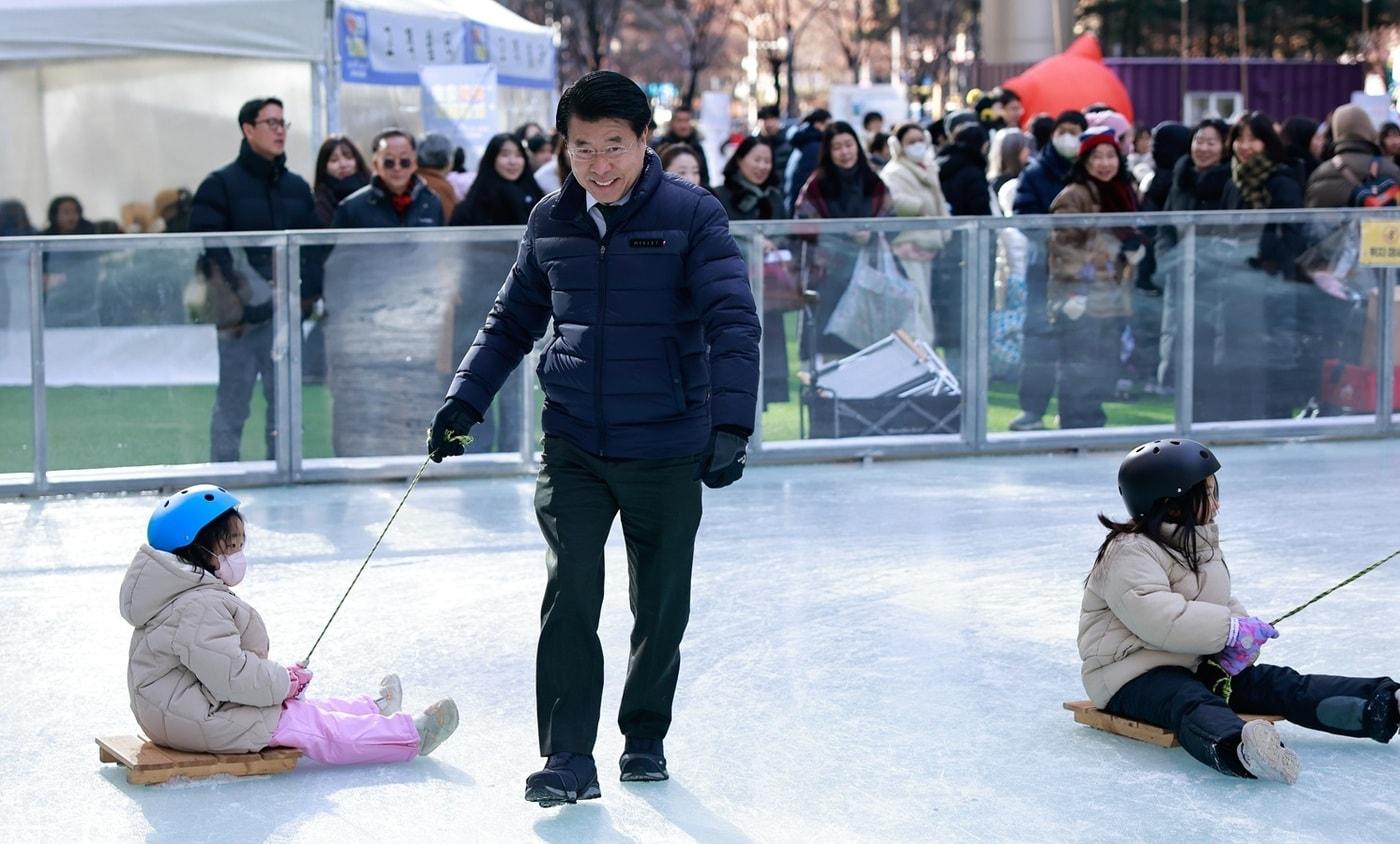 본문 이미지 - 눈썰매장(송파구 제공)