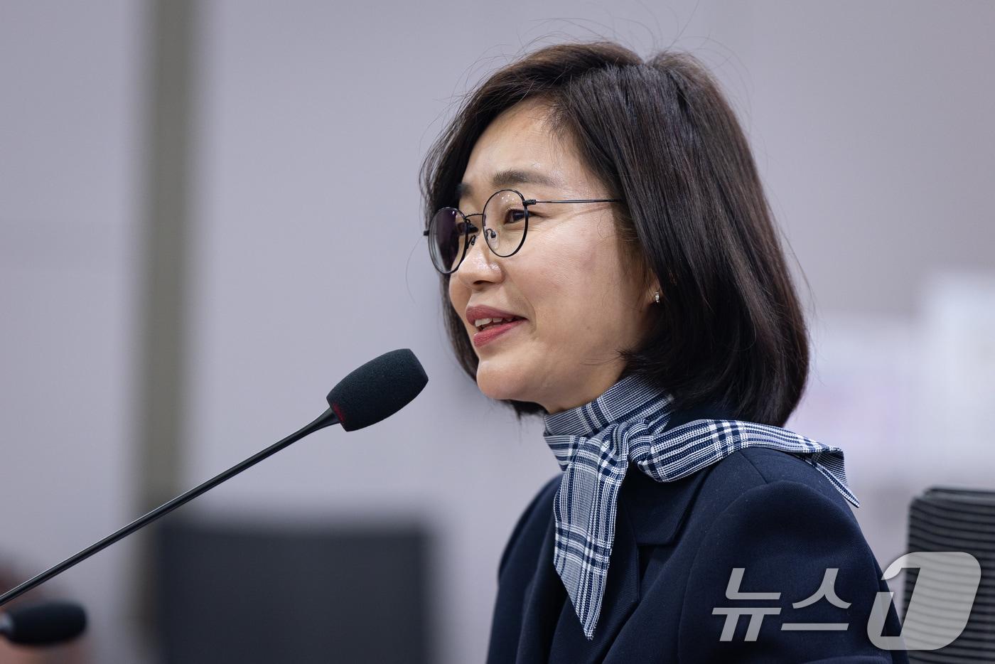 본문 이미지 - 김재연 진보당 상임대표가 지난 2월 11일 서울 여의도 국회 의원회관에서 열린 기자간담회에서 모두 발언을 하고 있다. 2026.2.11 ⓒ 뉴스1 유승관 기자