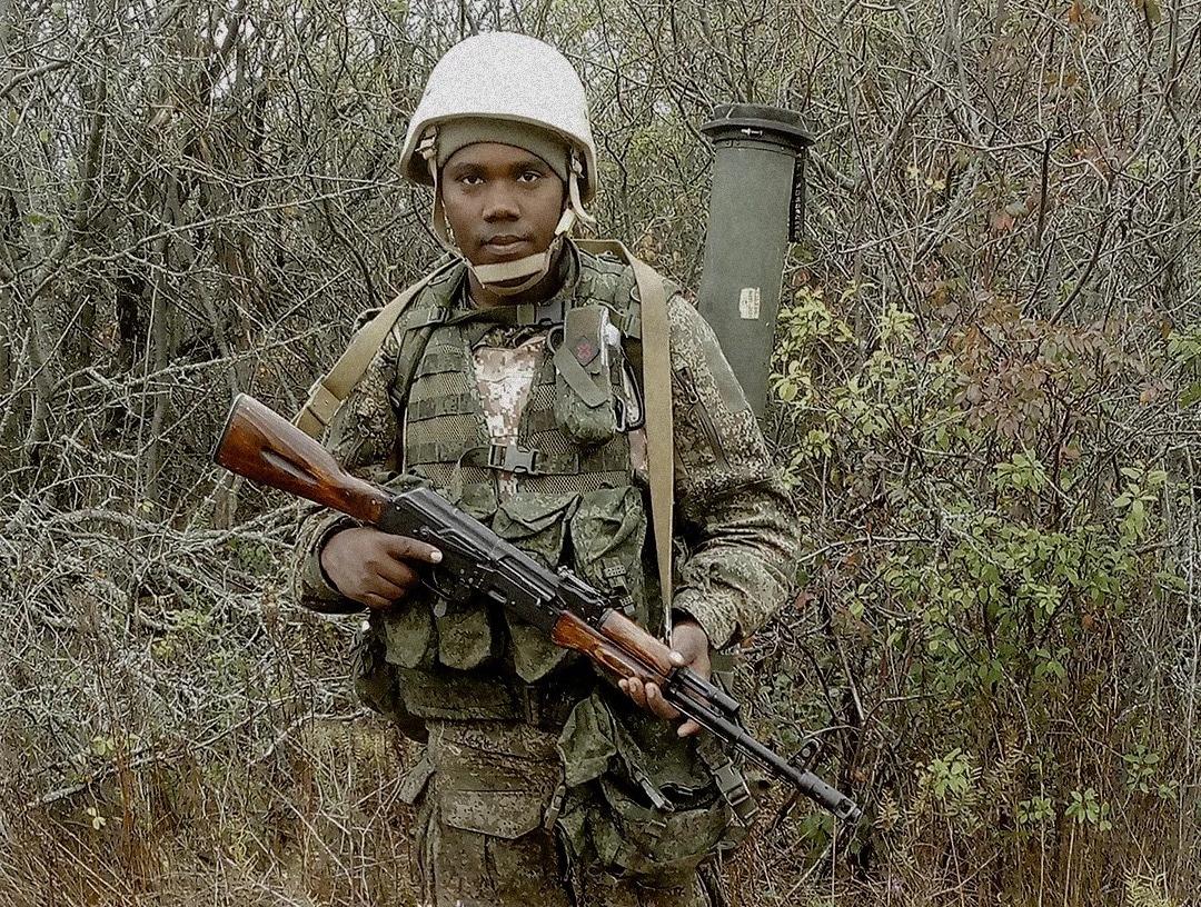 본문 이미지 - 러시아 용병으로 우크라이나 전쟁에 참전했다가 도네츠크 전선에서 전사한 케냐인 클린턴 모게사(29). 모게샤는 가족들의 생계를 위해 카타르에 일자리를 구하러 갔다가 러시아군에  모집됐다. (출처=우크라이나 국방정보국)