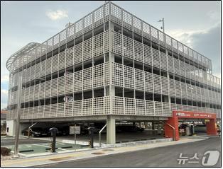 본문 이미지 - 속초의료원 주차타워.(의료원 제공, 재판매 및 DB 금지) 2026.2.11/뉴스1