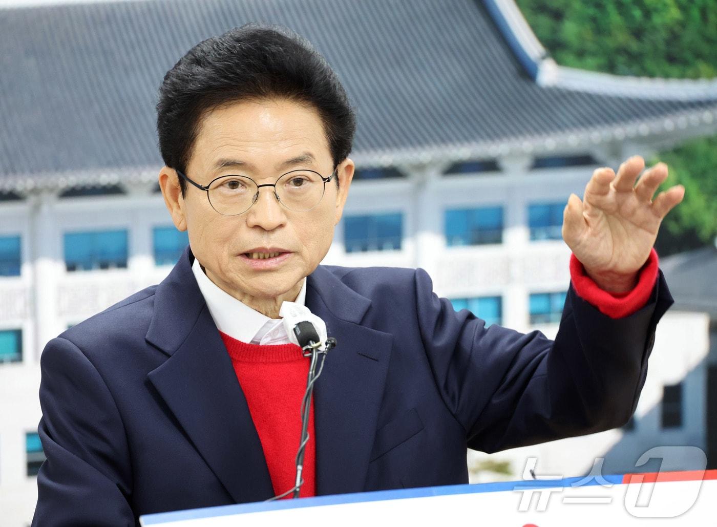 본문 이미지 - 이철우 경북지사가 11일 대구경북 행정통합과 관련해 "지금이 성패를 가를 중요한 시기"라며 국민의힘 지도부에 결단을 촉구했다. /뉴스1