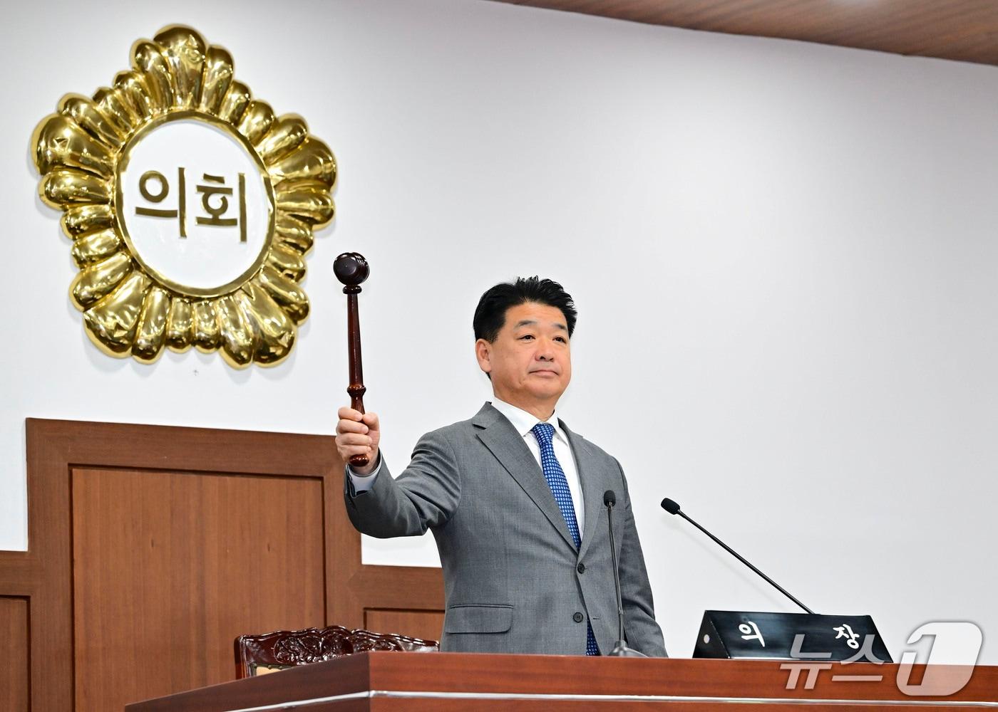 본문 이미지 - 나영민 김천시의장이 11일 임시회 본회의를 주재하고 있다. (김천시의회 제공. 재판매 및 DB금지)/뉴스1