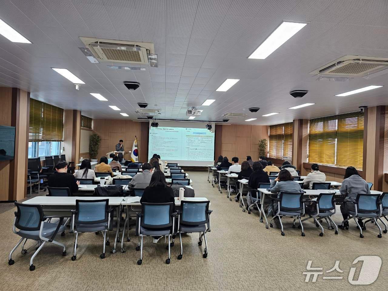 본문 이미지 - 강원특별자치도교육청교육연구원, 2026학년도 학습연구년 사전 연수 운영.(강원교육연구원 제공,재판매 및 DB금지)