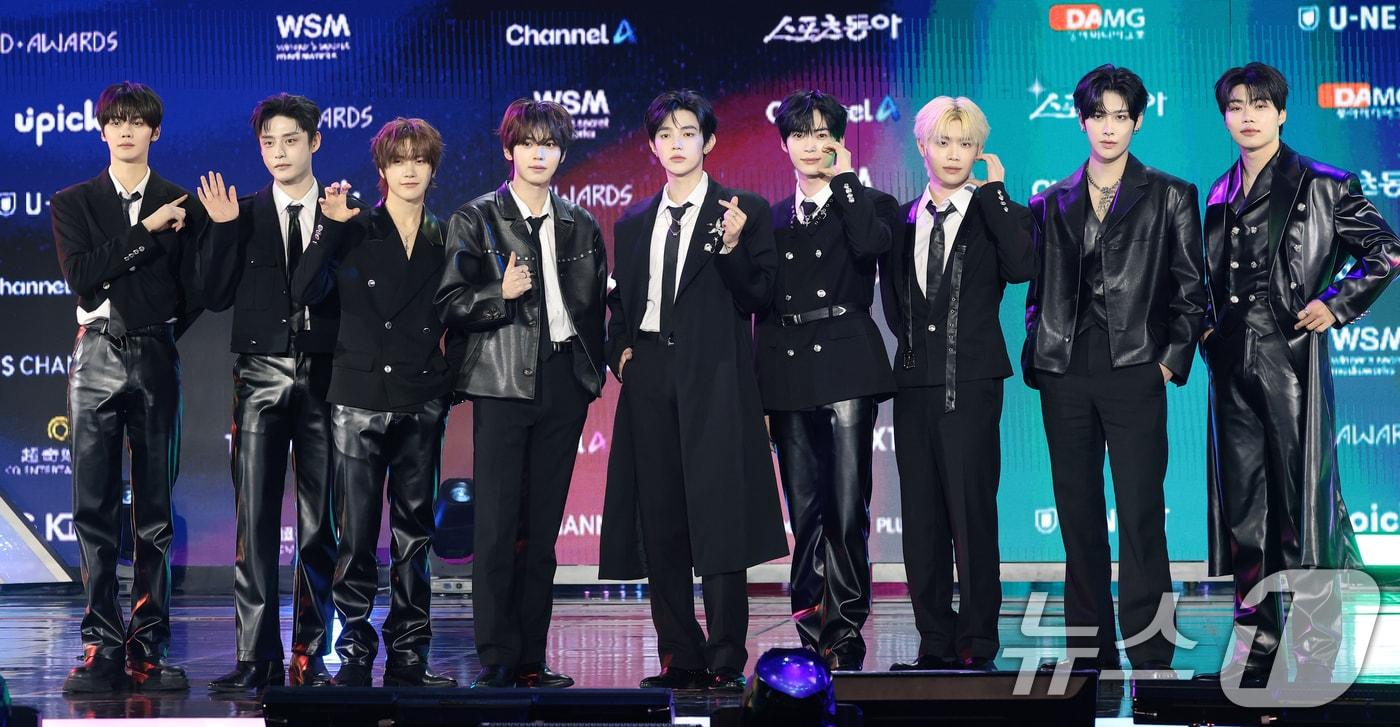 본문 이미지 - 제로베이스원 김규빈(왼쪽부터)과 김지웅, 석매튜, 한유진, 장하오, 성한빈, 김태래, 리키, 박건욱 2026.2.11 ⓒ 뉴스1 권현진 기자