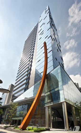 본문 이미지 - 동국제강그룹 본사 페럼타워. (동국제강그룹 제공)