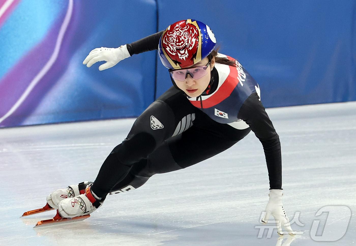 본문 이미지 - 쇼트트랙 대표팀 최민정이 11일(현지시간) 이탈리아 밀라노 아이스 스케이팅 아레나에서 공식 훈련을 하고 있다. 2026.2.11 ⓒ 뉴스1 김진환 기자