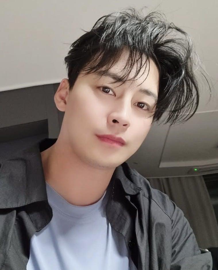 본문 이미지 - 배우 정은우 인스타그램