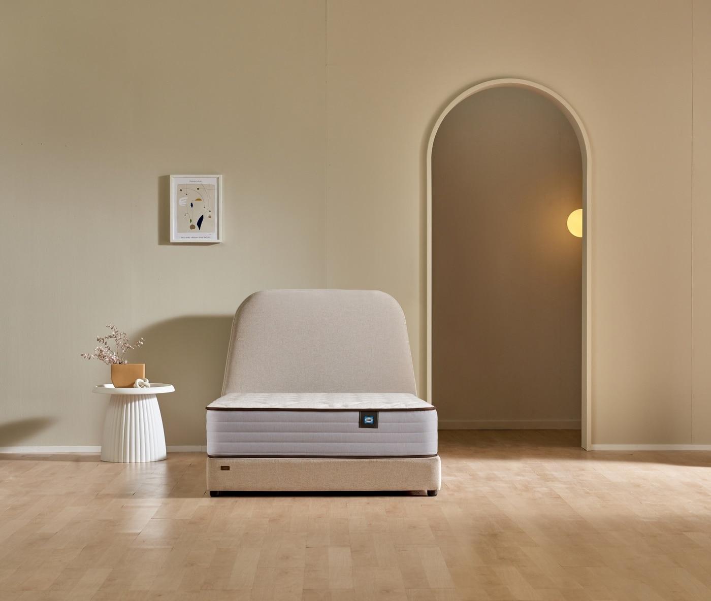 본문 이미지 - 씰리침대 매트리스 신제품 오아시스·프레임 바타드(씰리침대 제공)