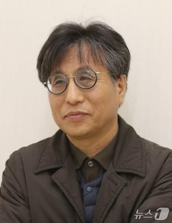 본문 이미지 - 사무금융 우분투재단은 12일 정기 이사회에서 이창곤 중앙대학교 사회복지대학원 겸임교수(전 한겨레경제사회연구원장)(사진)를 신임 이사장으로 선출했다고 밝혔다.(사무금융 우분투재단 제공)