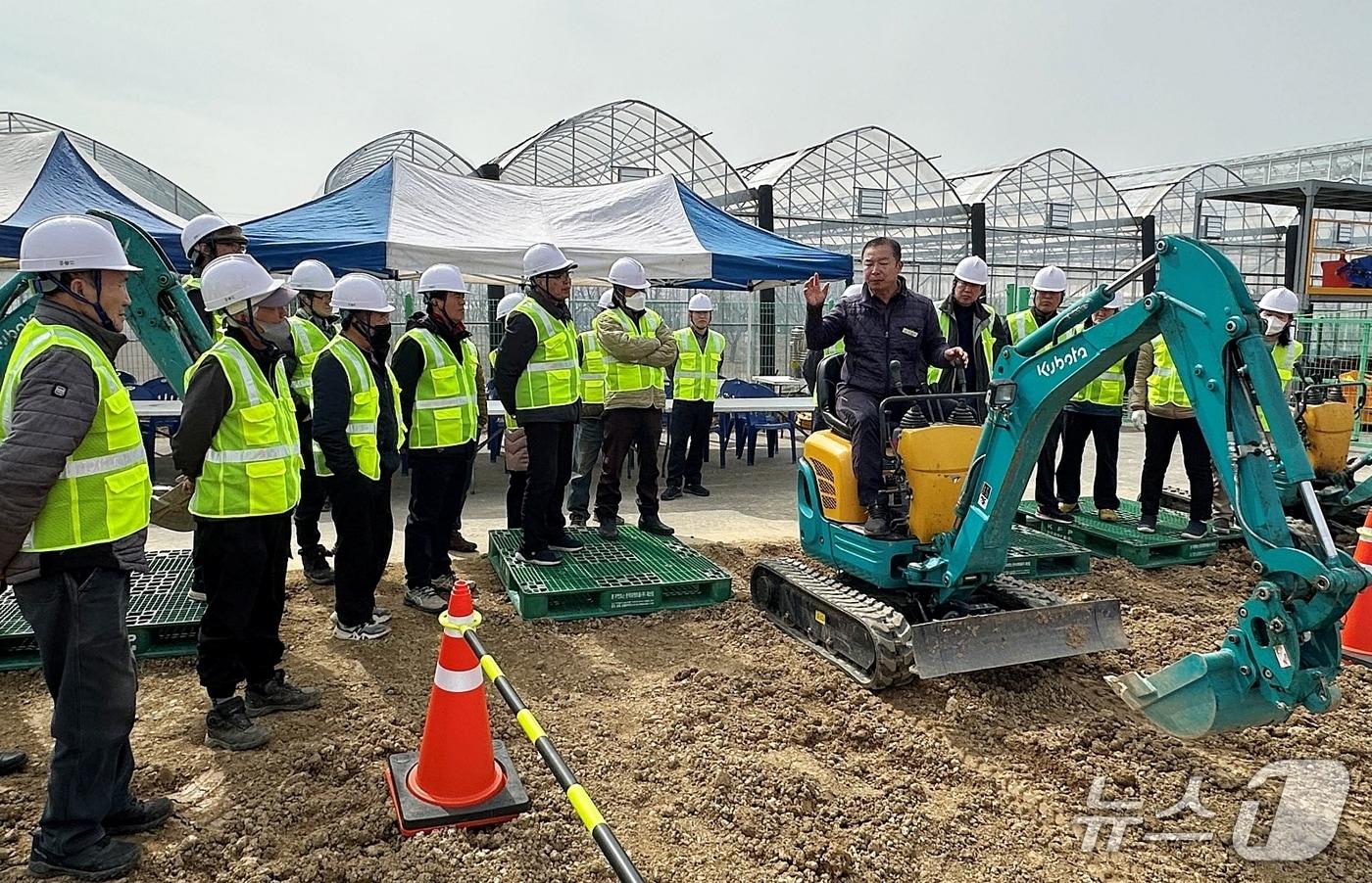 본문 이미지 - 충북 진천군 농업기계 안전교육 모습.(진천군 제공, 재판매 및 DB금지)/뉴스1