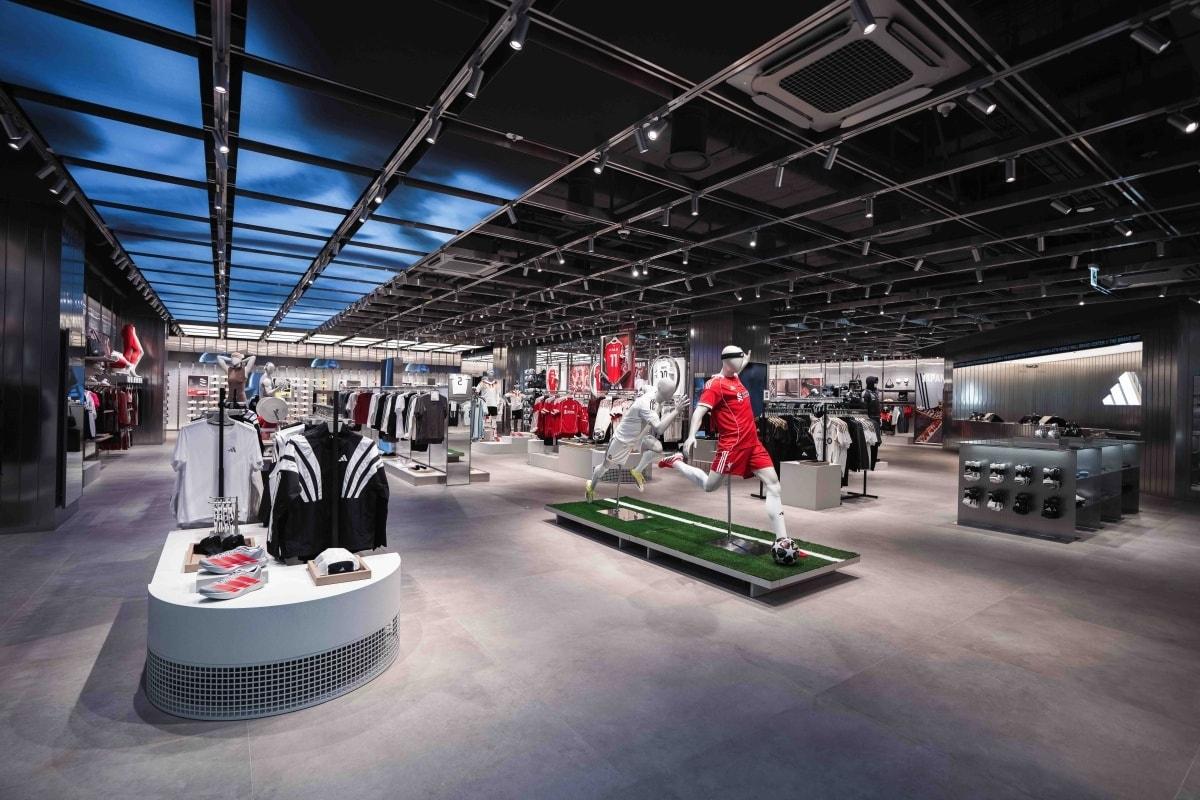 본문 이미지 - 아디다스 롯데월드몰 브랜드센터 전경 .(아디다스코리아 제공)