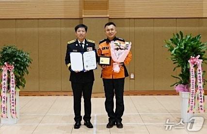 본문 이미지 - 구례소방서(서장 한만조)가 구례 출신 배우 최범호 씨를 홍보대사로 위촉했다(구례소방서 제공) 