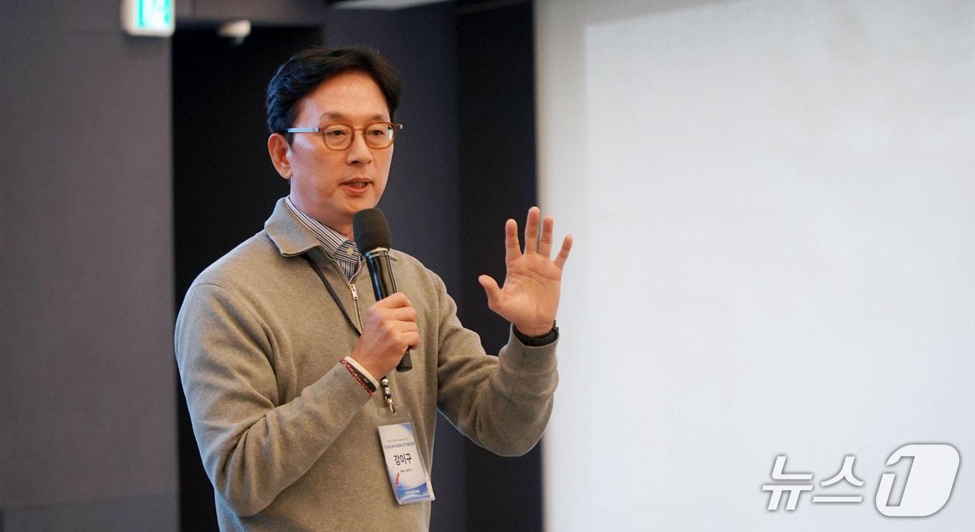 본문 이미지 - 강이구 코오롱모빌리티그룹 대표이사가 11일 서울 마곡 본사에서 열린 2026 타운홀 미팅에서 임직원을 대상으로 발언하고 있는 모습(코오롱모빌리티그룹 제공). 2026.02.11.