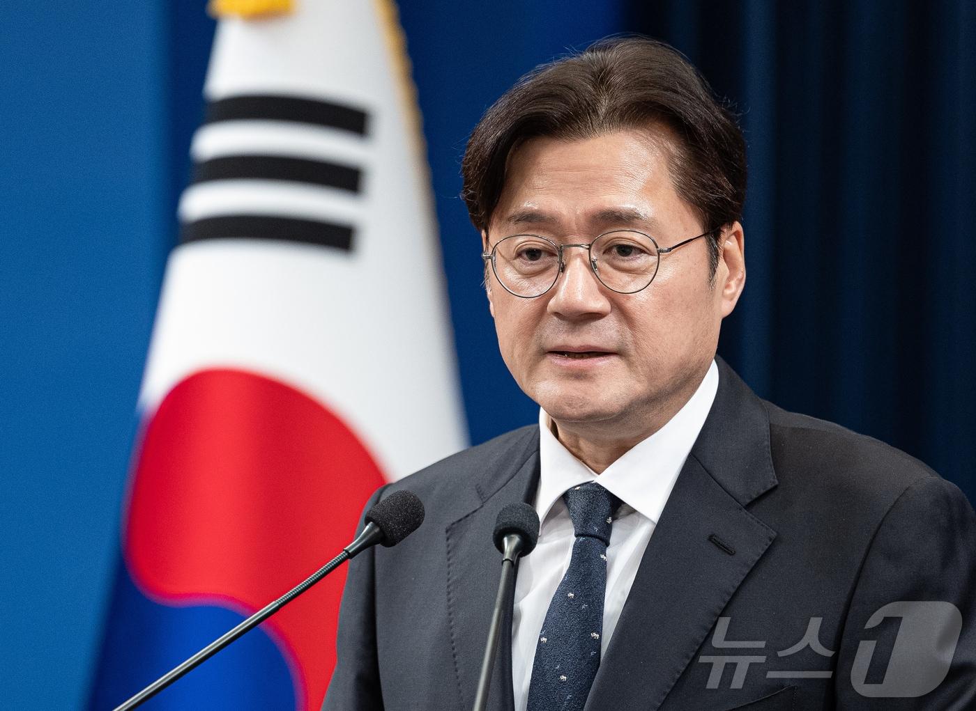 본문 이미지 - 홍익표 정무수석.2026.2.12 ⓒ 뉴스1 이재명 기자