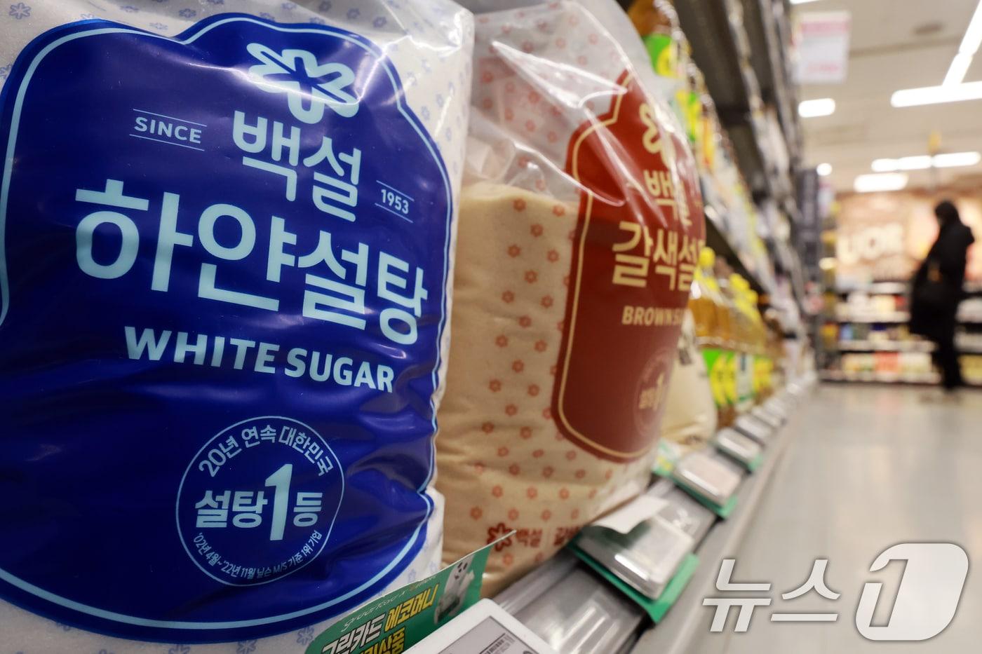 본문 이미지 - 서울시내 한 마트에 진열된 설탕의 모습. ⓒ 뉴스1