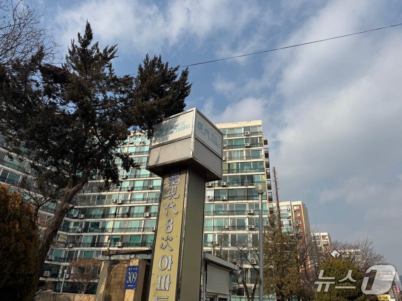 본문 이미지 - 12일 방문한 서울 강남구 '압구정4구역 한양6차아파트' 전경 2026.2.12/뉴스1 ⓒ News1 윤주현 기자