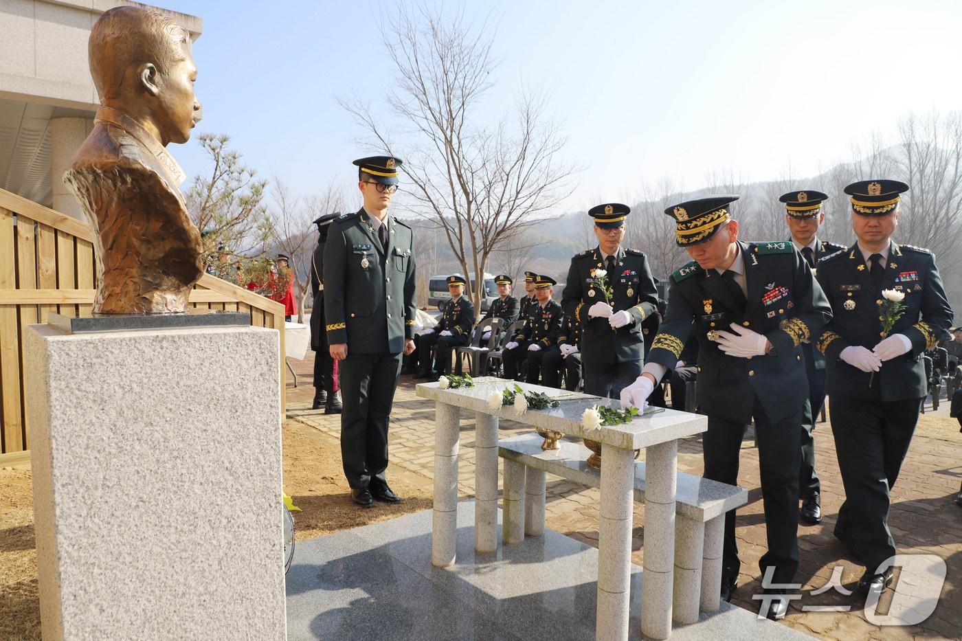 본문 이미지 - 35사단 신병교육대대 김범수관에서 고 김범수 대위 순직 22주기 추모식이 진행되고 있다.(35사단 제공. 재판매 및 DB금지)