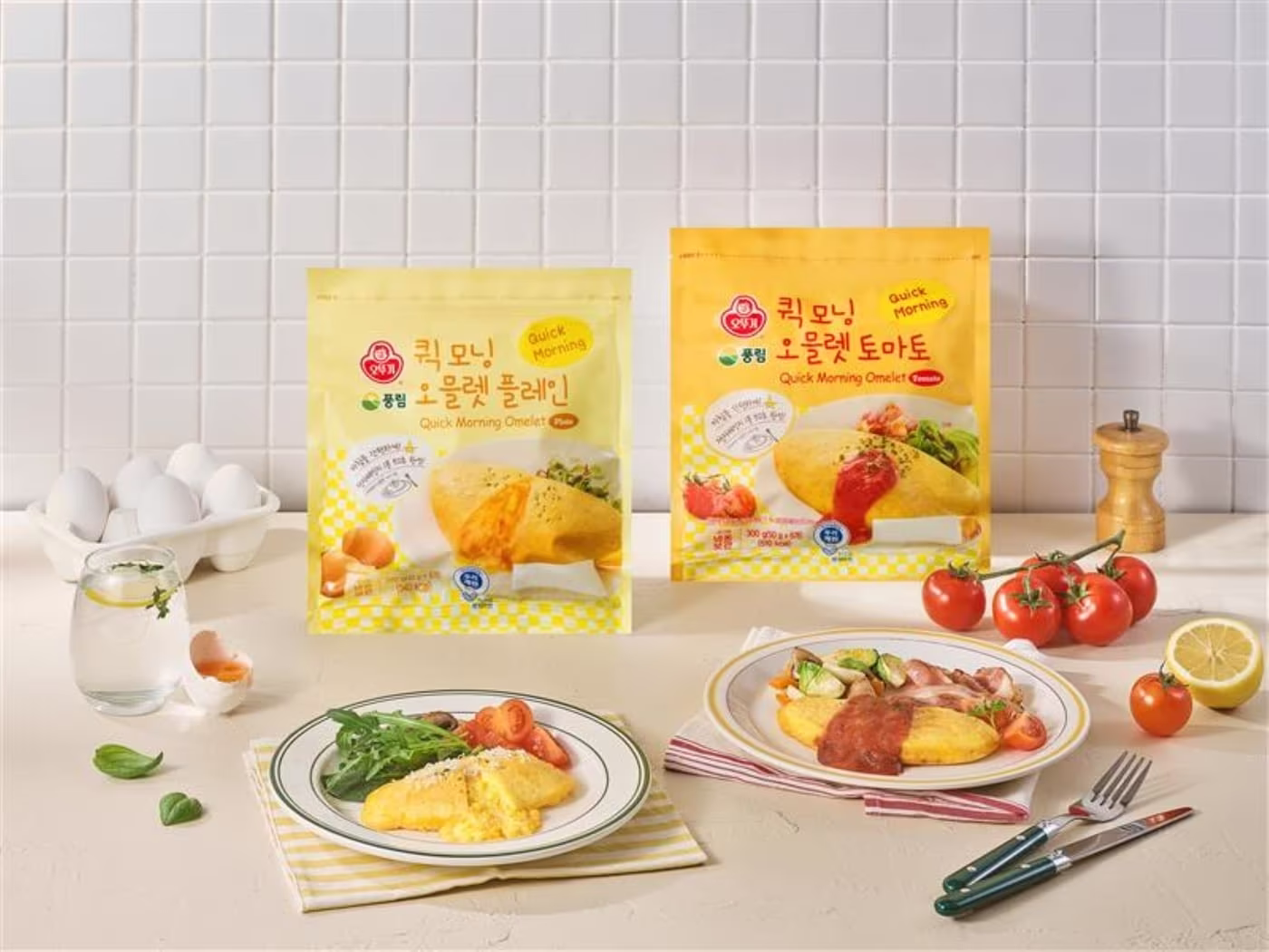 본문 이미지 - 오뚜기 퀵모닝 오믈렛 2종 연출컷.(오뚜기 제공)