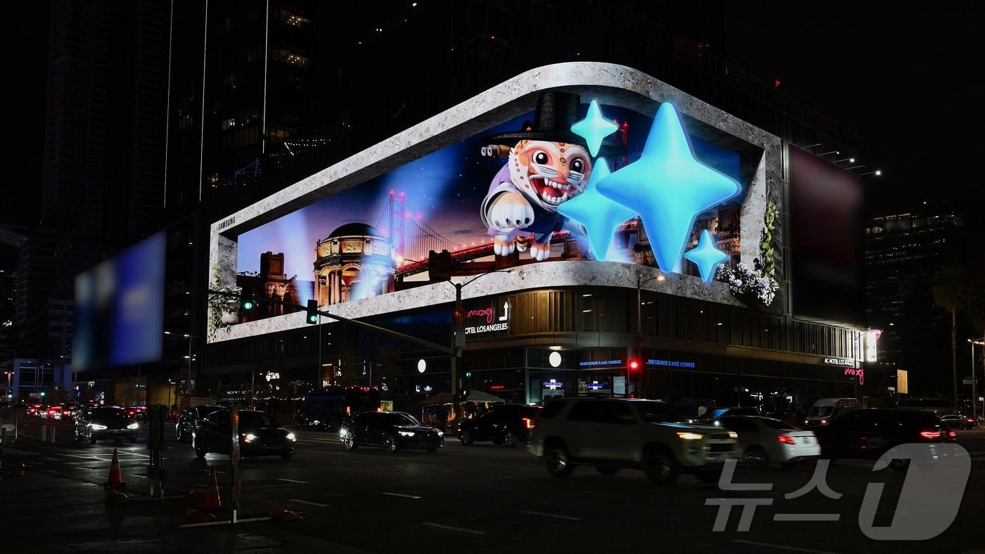 본문 이미지 -  삼성전자의 언팩을 알리는 3D 옥외광고가 미국 LA 목시에서 진행되는 모습. (삼성전자 제공, 재판매 및 DB 금지) 2026.2.13 ⓒ 뉴스1