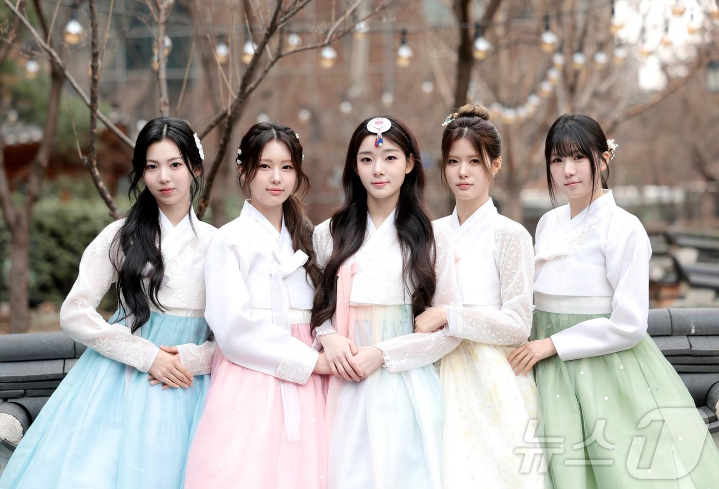 본문 이미지 - 걸그룹 이프아이. (왼쪽부터) 미유, 원화연, 카시아, 라희, 태린. ⓒ 뉴스1 권현진 기자