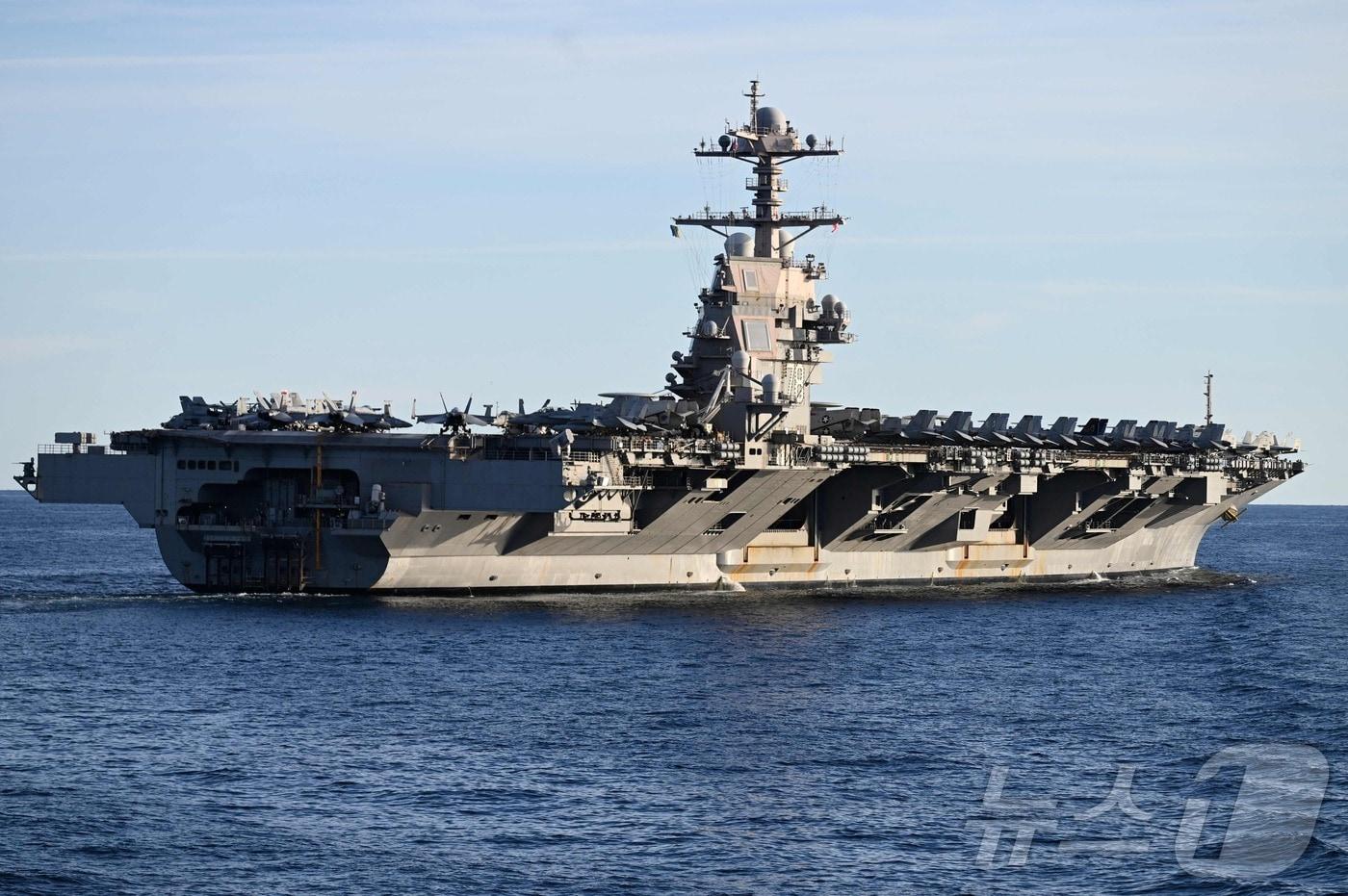 본문 이미지 - 미 해군의 세계 최대 규모의 항공모함 USS 제럴드 R. 포드 ⓒ AFP=뉴스1
