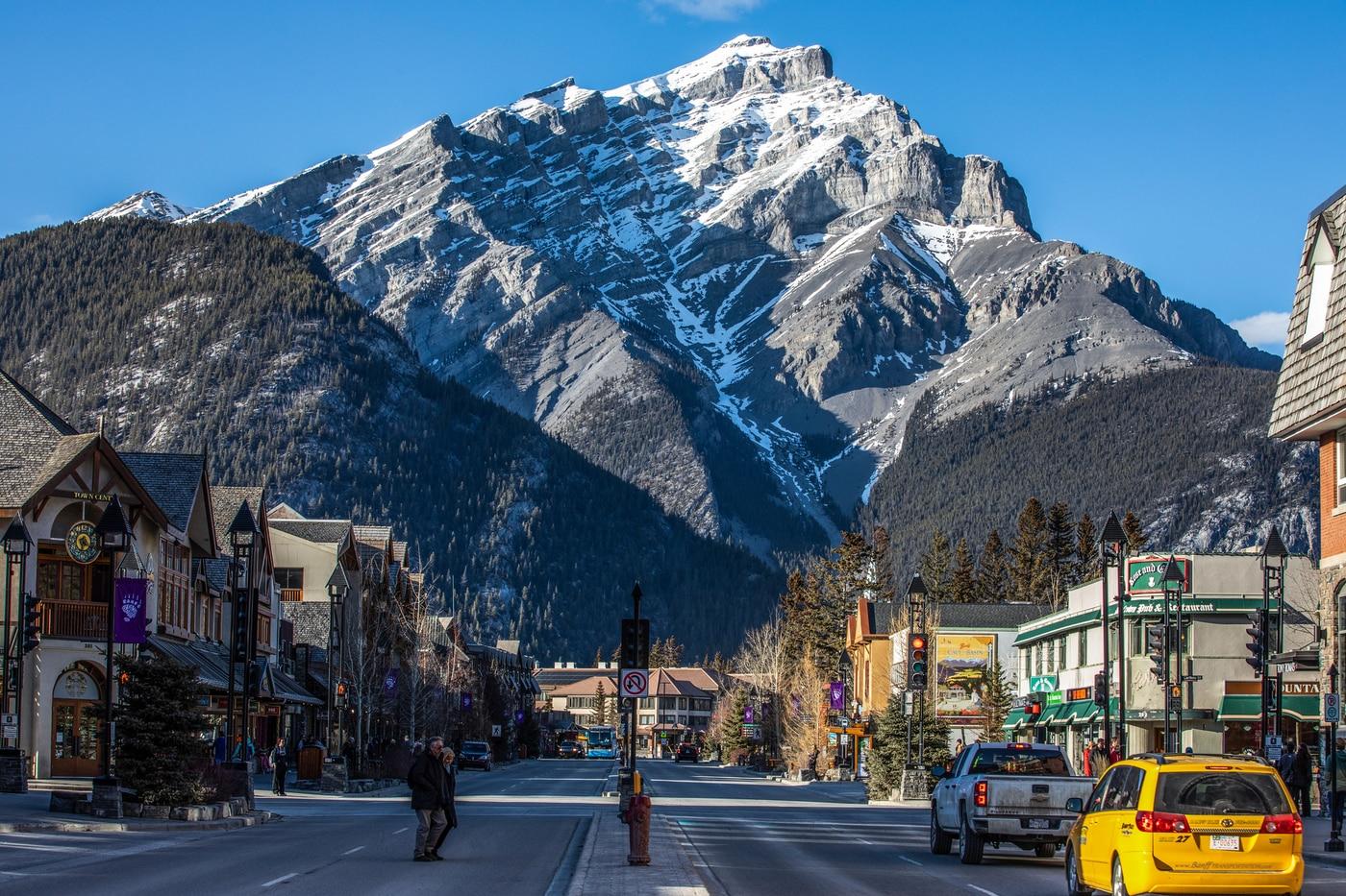 본문 이미지 - 벤프 시내(하나투어 제공)