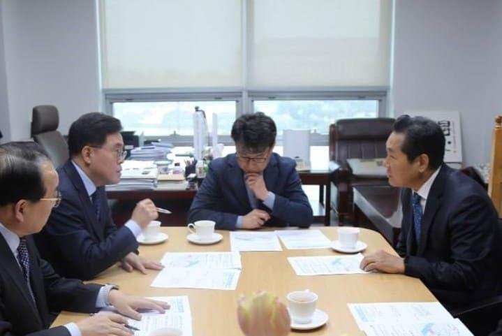 본문 이미지 - 진교훈 강서구청장, 국회에 5호선 차량기지 이전 및 교통망 확충 건의