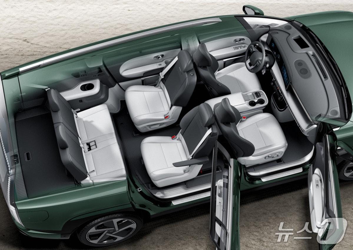 본문 이미지 - 현대트랜시스 아이오닉9 실내 투시도