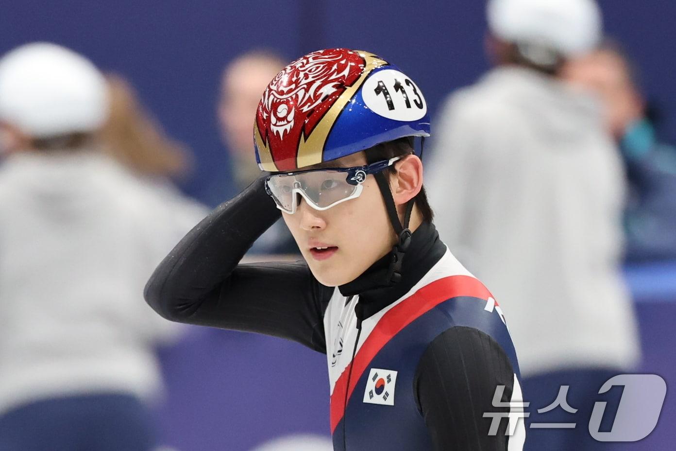 본문 이미지 - 임종언이 쇼트트랙 남자 500m에서 예선 탈락했다.ⓒ 뉴스1 김진환 기자