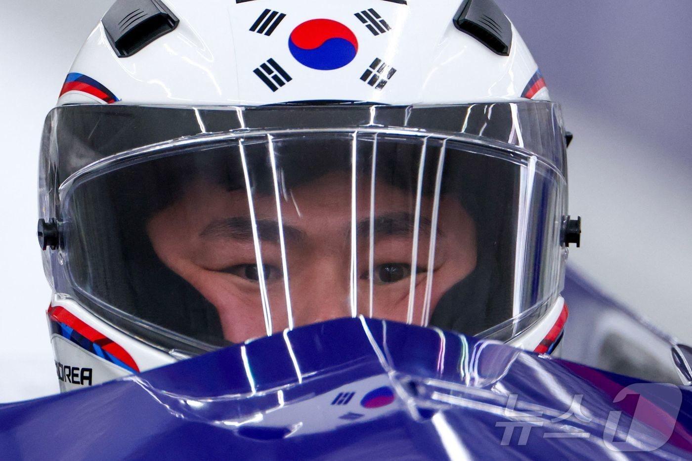 본문 이미지 - 한국 봅슬레이 대표팀이 2인승 1·2차 시기에서 12위와 19위를 기록했다. ⓒ AFP=뉴스1