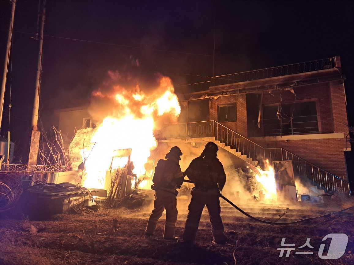 본문 이미지 - 홍천 어린이집 외부 창고 화재.(강원도소방본부 제공, 재판매 및 DB 금지) 2026.2.17/뉴스1