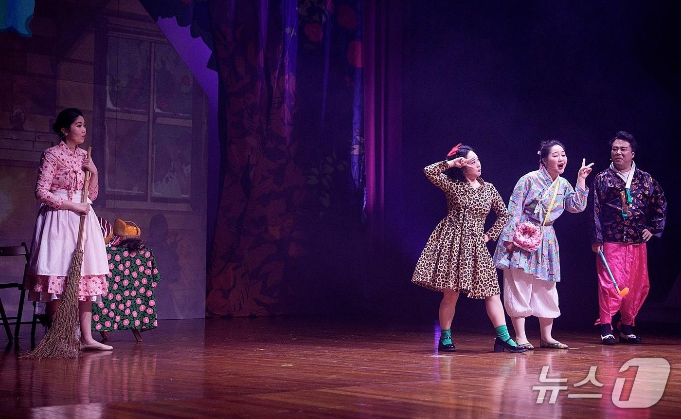 본문 이미지 - 충북 증평군 가족 오페라 공연 모습.(증평군 제공, 재판매 및 DB금지)/뉴스1