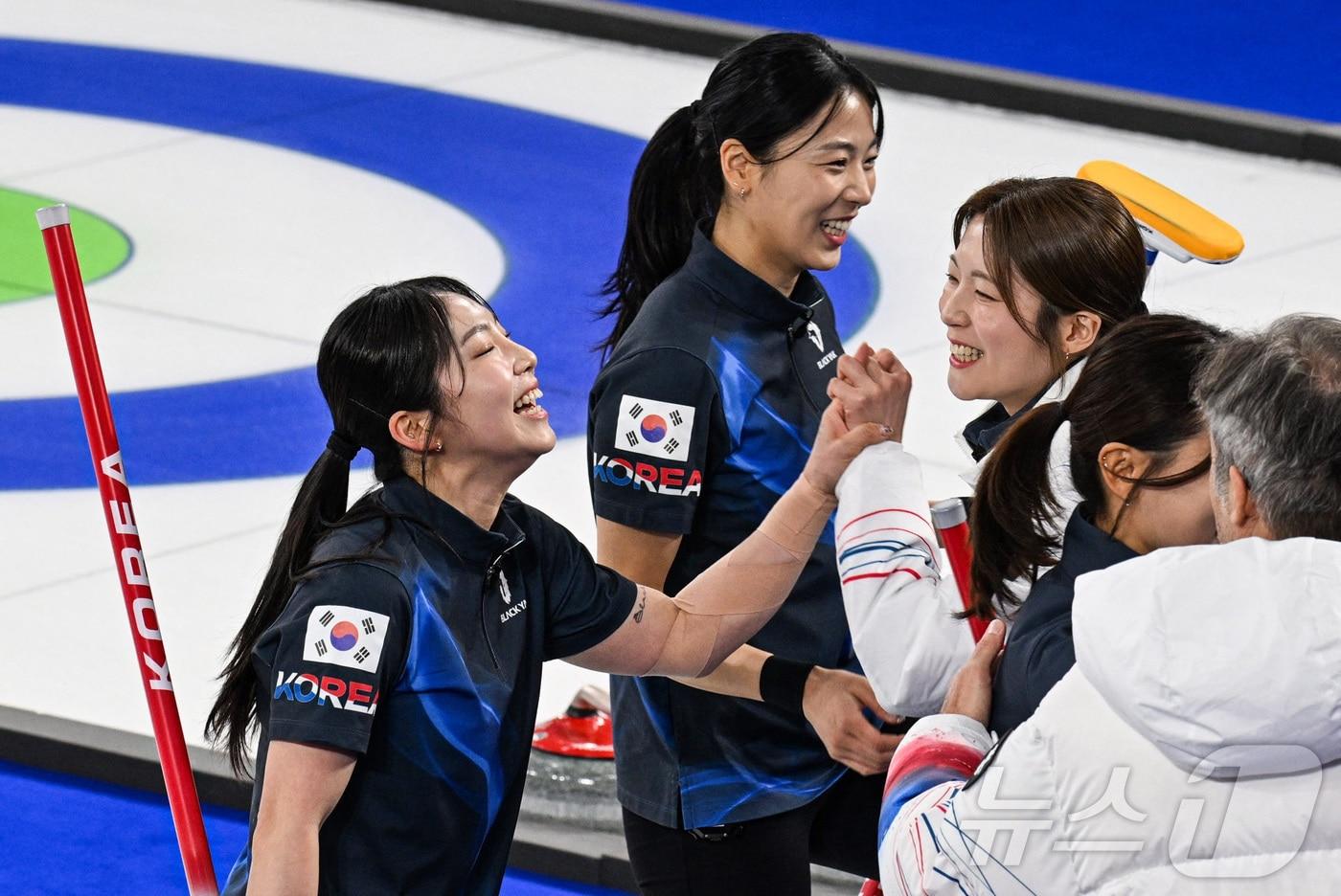 본문 이미지 - 한국 여자 컬링 대표팀. ⓒ 로이터=뉴스1