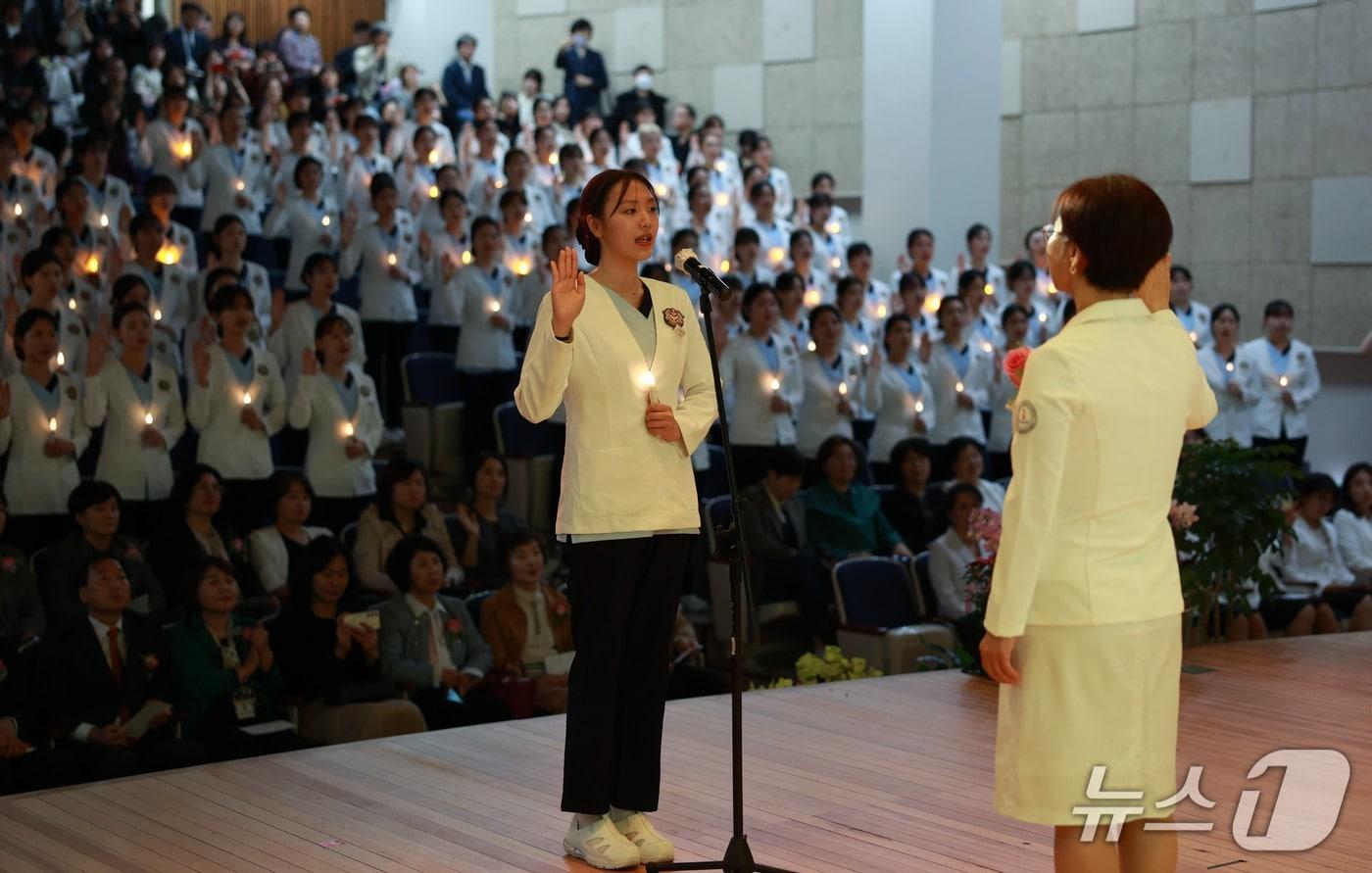 본문 이미지 -  경인여대 간호학과 나이팅게일 선서식(경인여대 제공/뉴스1)