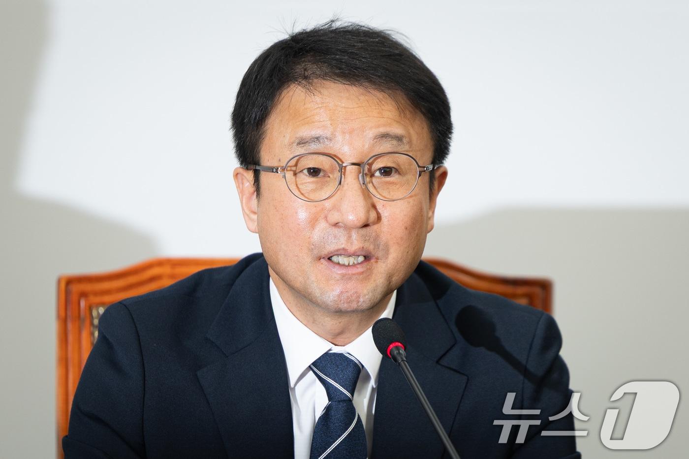 본문 이미지 - 한병도 더불어민주당 원내대표가 19일 서울 여의도 국회에서 열린 정책조정회의에서 모두 발언을 하고 있다. 2026.2.19 ⓒ 뉴스1 유승관 기자