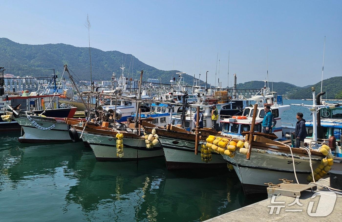 본문 이미지 - 계류 어선들.(통영시 제공. 재판매 및 DB금지)