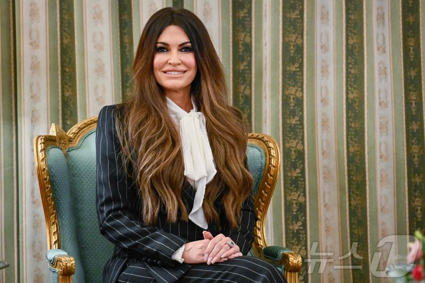 본문 이미지 - 2025년 11월 4일 신임장 제정식 당시 킴벌리 길포일 주그리스 미국대사의 모습 ⓒ AFP=뉴스1