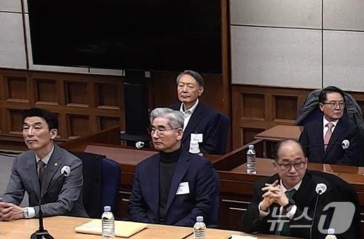 본문 이미지 - 윤석열 전 대통령이 지난 2월 19일 오후 서울 서초구 서울중앙지방법원에서 열린 12·3 비상계엄 관련 내란 우두머리 혐의 사건 1심 선고공판에 출석했다. (서울중앙지법 제공. 재판매 및 DB 금지) 2026.2.19 ⓒ 뉴스1 2026.2.19 ⓒ 뉴스1