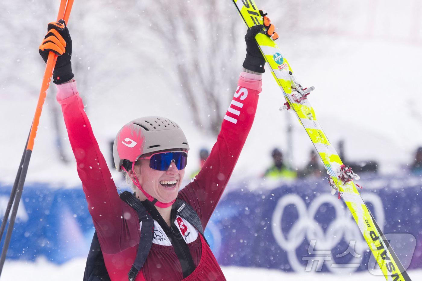 본문 이미지 - 동계 올림픽 신설 종목 산악스키의 첫 금메달의 주인공이 된 스위스의 마리안 파통. ⓒ AFP=뉴스1