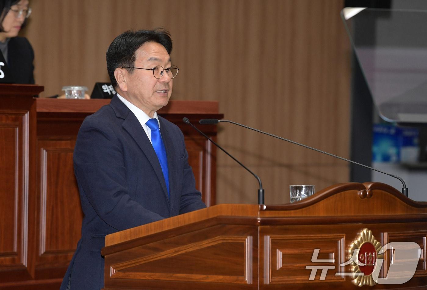 본문 이미지 - 강기정 광주광역시장이 2일 오전 시의회 본회의장에서 열린 제341회 시의회 임시회 제1차 본회의에 참석, '2026년 시정 운영 방향'을 발표하고 있다. (광주광역시 제공. 재판매 및 DB 금지) 2026.2.2/뉴스1 ⓒ News1