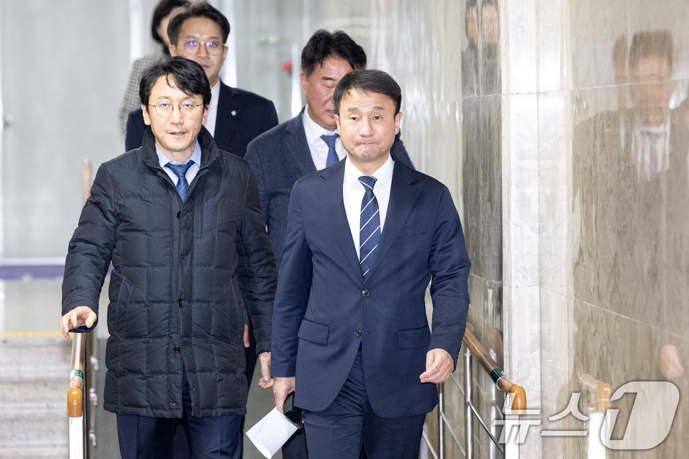 본문 이미지 - 한병도 더불어민주당 원내대표가 2일 서울 여의도 국회에서 열린 정책의원총회에 참석하고 있다. 2026.2.2/뉴스1 ⓒ News1 이승배 기자