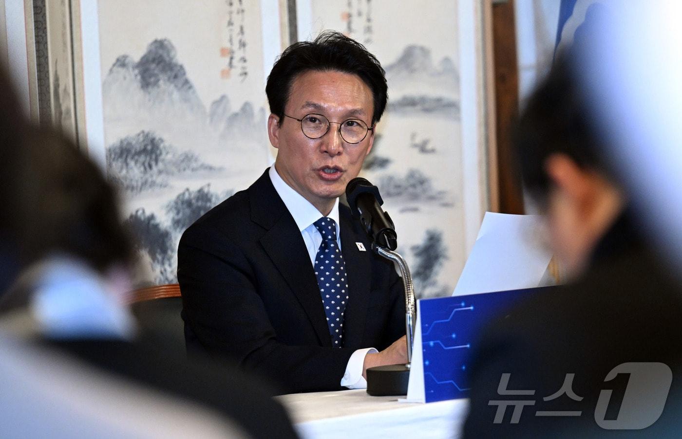 본문 이미지 - 김민석 국무총리가 2일 오후 서울 종로구 삼청동 총리공관에서 열린 출입기자단 간담회에서 발언하고 있다. (공동취재) 2026.2.2/뉴스1 ⓒ News1 이광호 기자