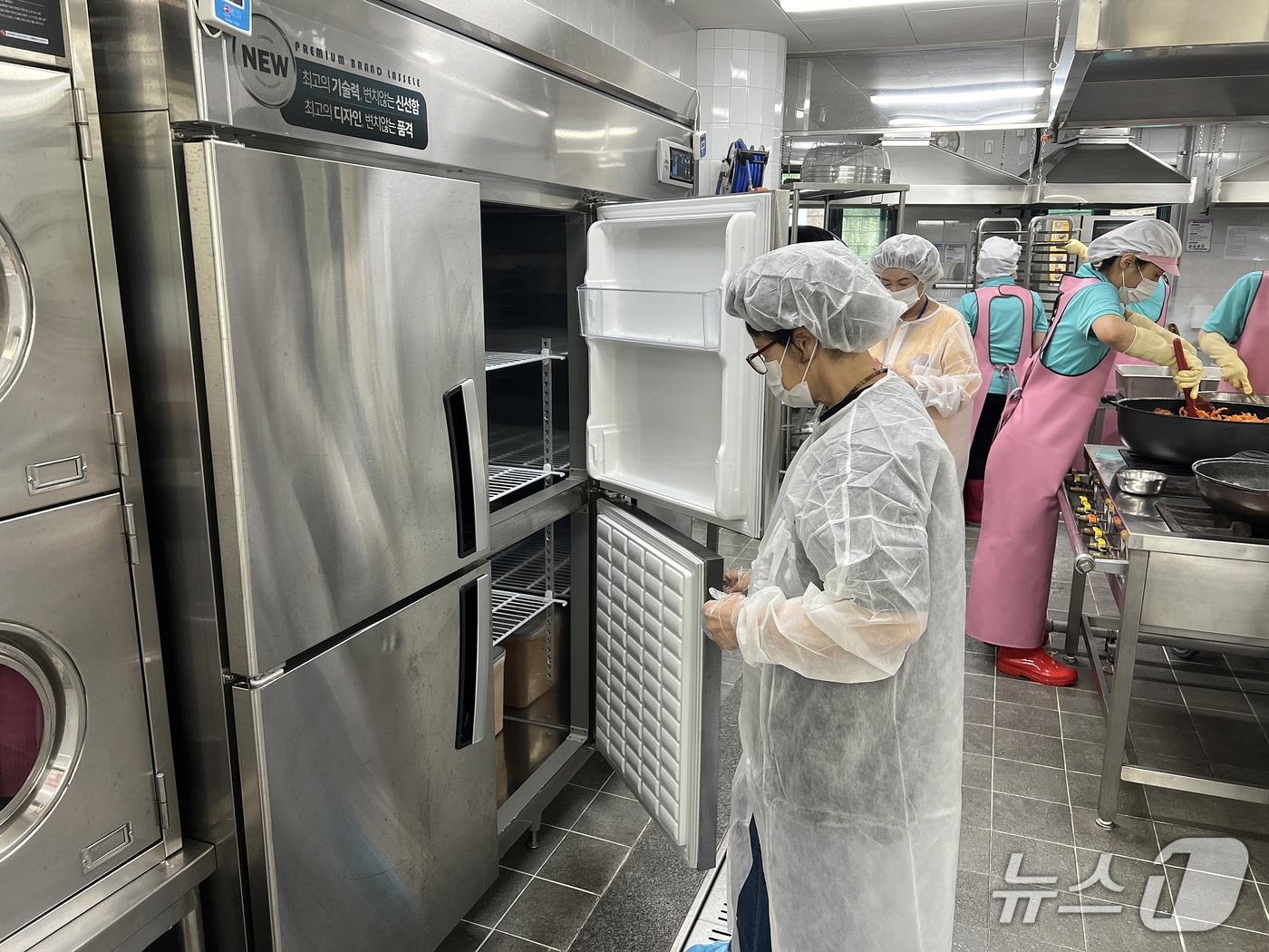 본문 이미지 - 전북 무주군이 6일까지 일반음식점을 대상으로 식중독 예방을 위한 민관 합동점검을 실시한다.(무주군 제공. 재판매 및 DB 금지)