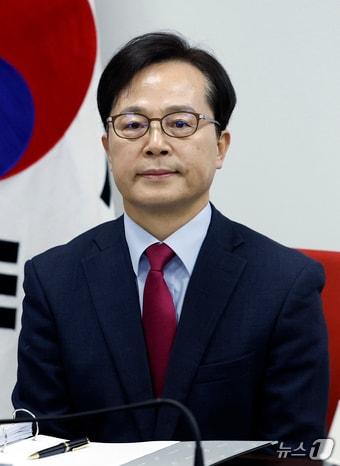 본문 이미지 - 윤용근 국민의힘 충남 공주·부여·청양 국회의원 보궐선거 후보. 2026.2.20 ⓒ 뉴스1 박정호 기자